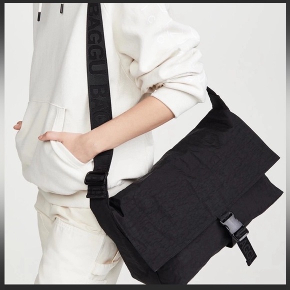 BAGGU Bags Baggu Sport Messenger Bag Black Poshmark